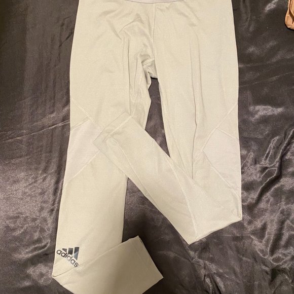 BNWT Grey Adidas Leggings - Picture 2 of 3